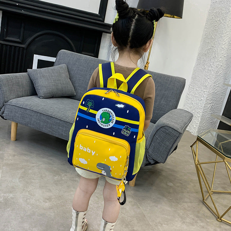 Children's school backpack with adjustable shoulder straps and spacious compartments for boys and girls, suitable for school and daily use